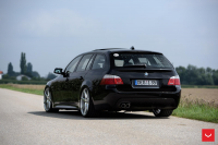���� ������� Vossen: BMW M5 �� ������ Vossen CV7