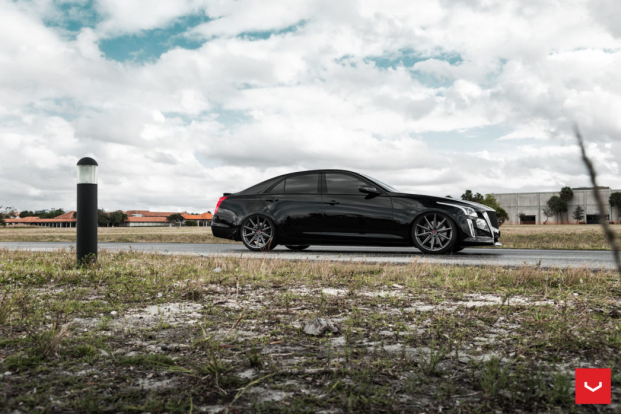 Cadillac CTS-V   Vossen VFS-10