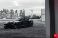 ���� ������� Vossen: Ford Mustang �� ������ Vossen VFS-5