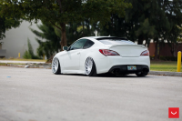   Vossen: Hyundai Genesis   Vossen VLE-1