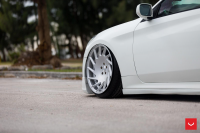   Vossen: Hyundai Genesis   Vossen VLE-1