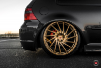 ���� ������� Vossen: VW Golf �� ������ Vossen VPS-305T